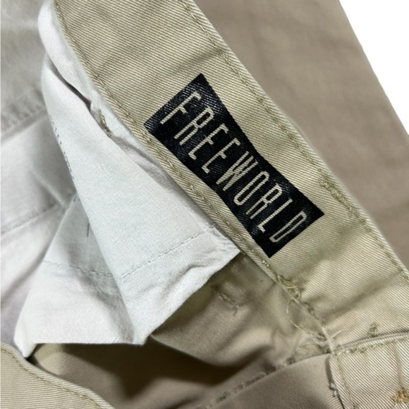 Freeworld Size‎ 38 - Picture 3 of 9